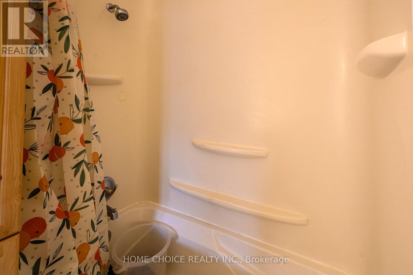 588 MELROSE BOULEVARD - 22