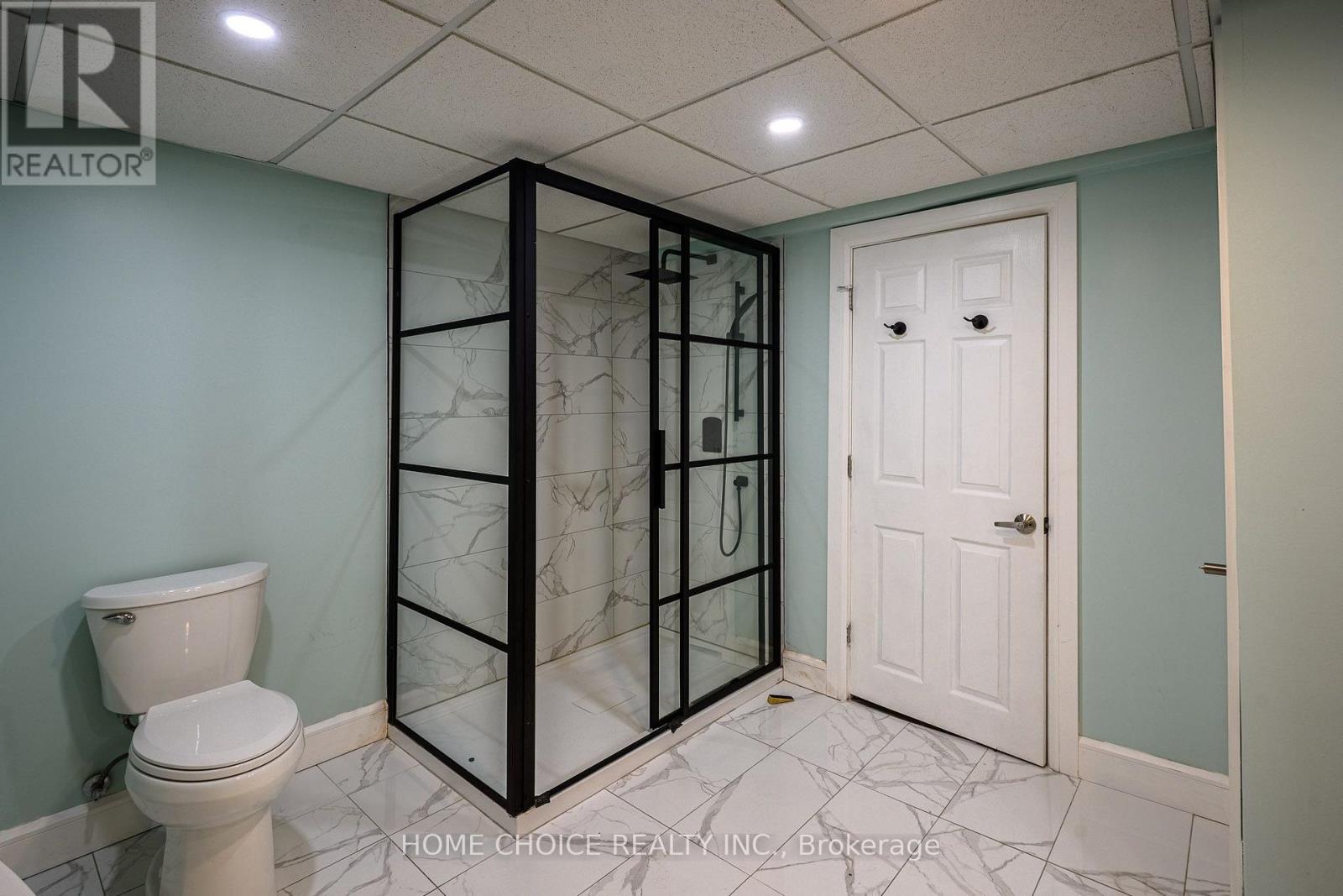 588 MELROSE BOULEVARD - 24