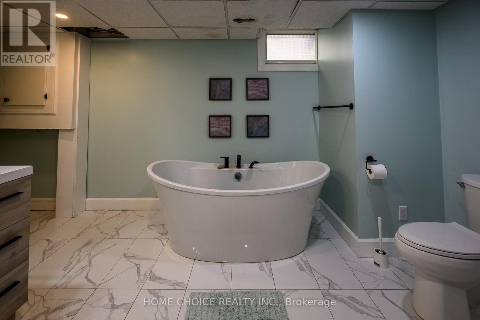 588 MELROSE BOULEVARD - 27