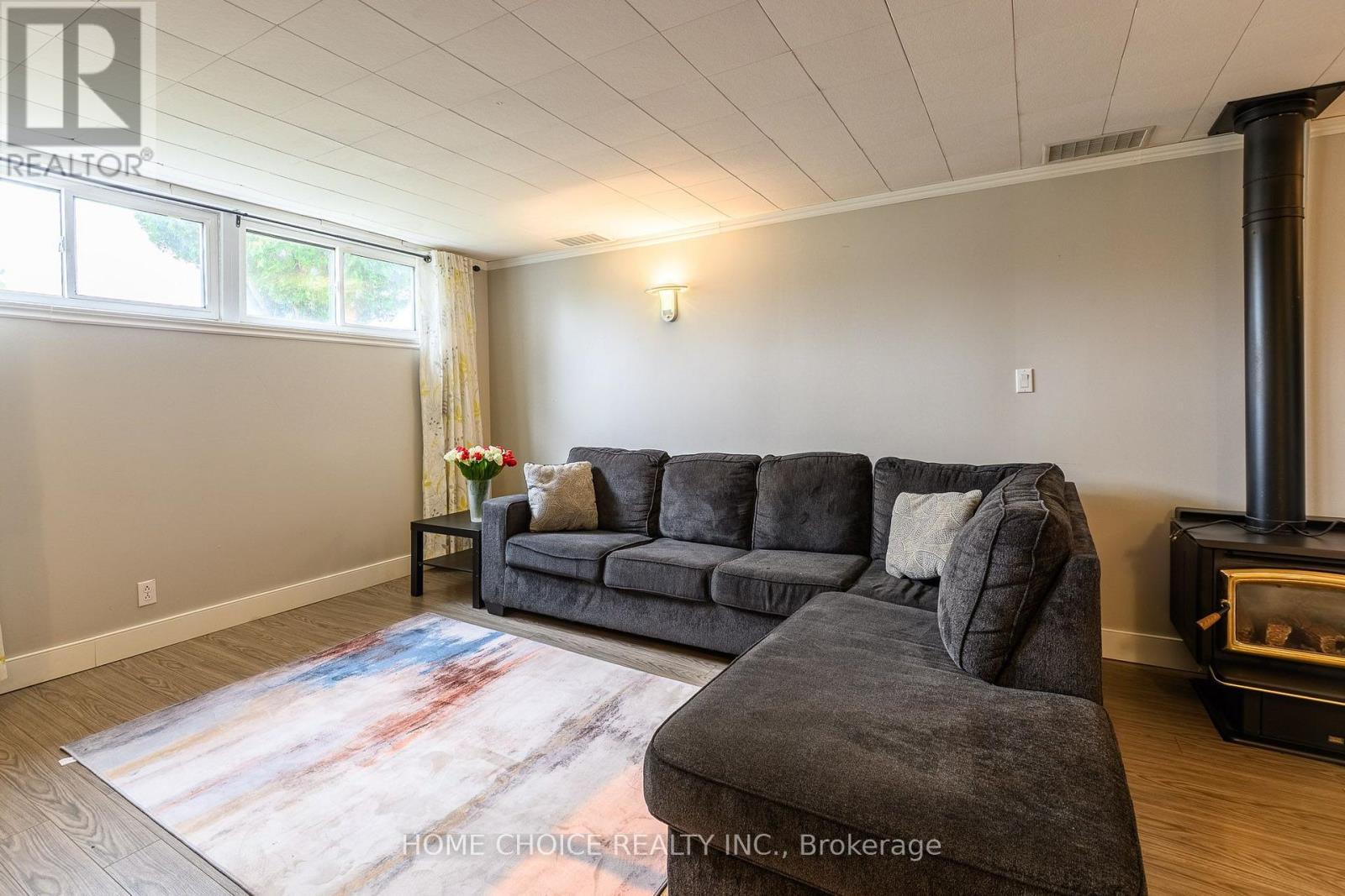 588 MELROSE BOULEVARD - 36