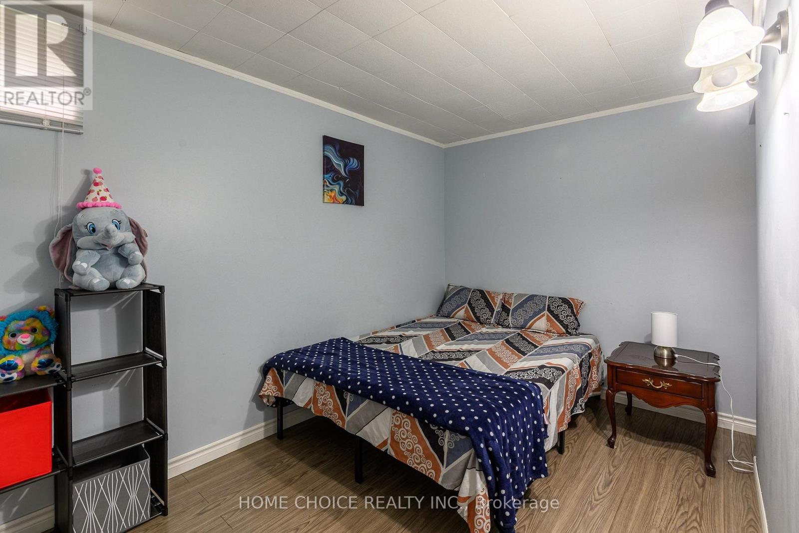 588 MELROSE BOULEVARD - 30