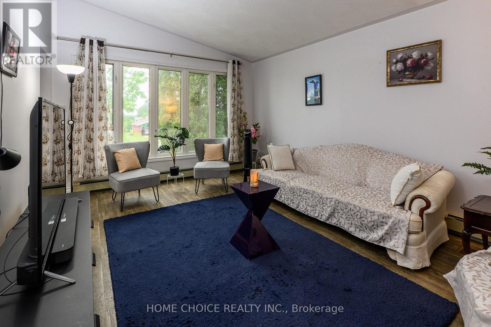 588 MELROSE BOULEVARD - 3