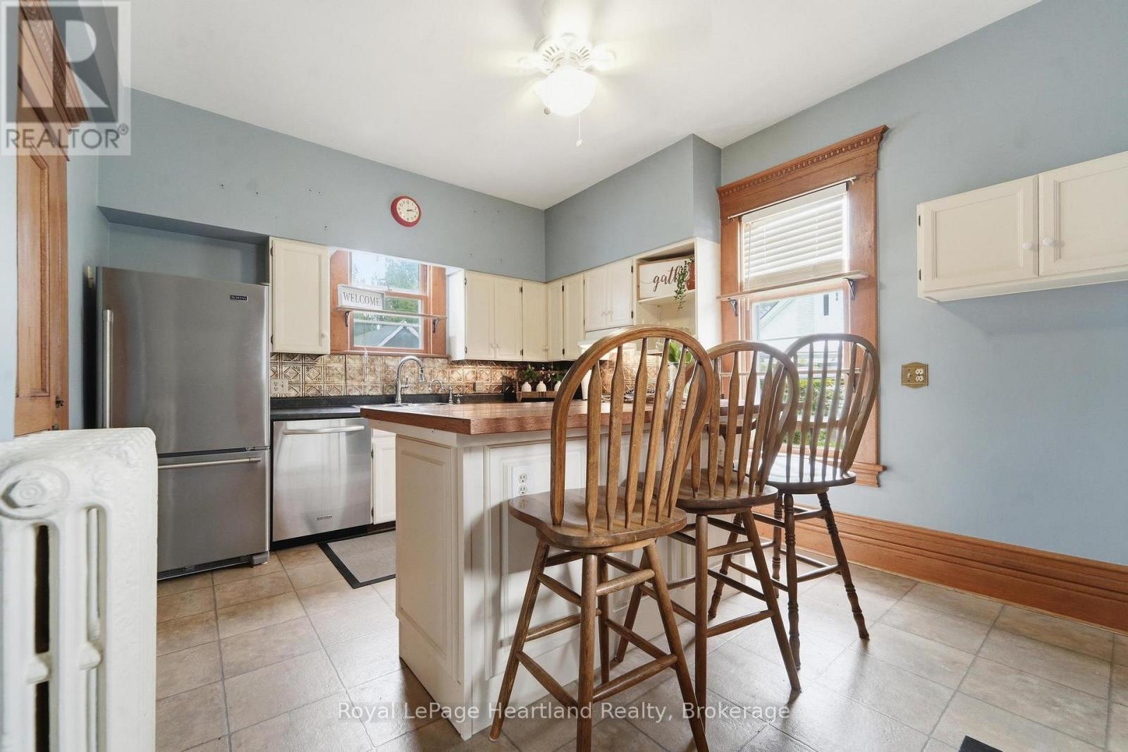 107 WELLINGTON STREET S - Image 14