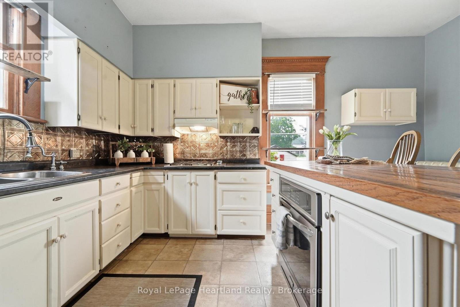 107 WELLINGTON STREET S - Image 15