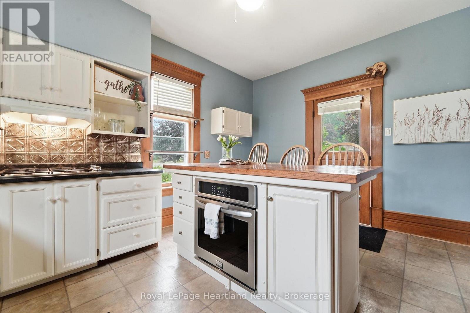 107 WELLINGTON STREET S - Image 16
