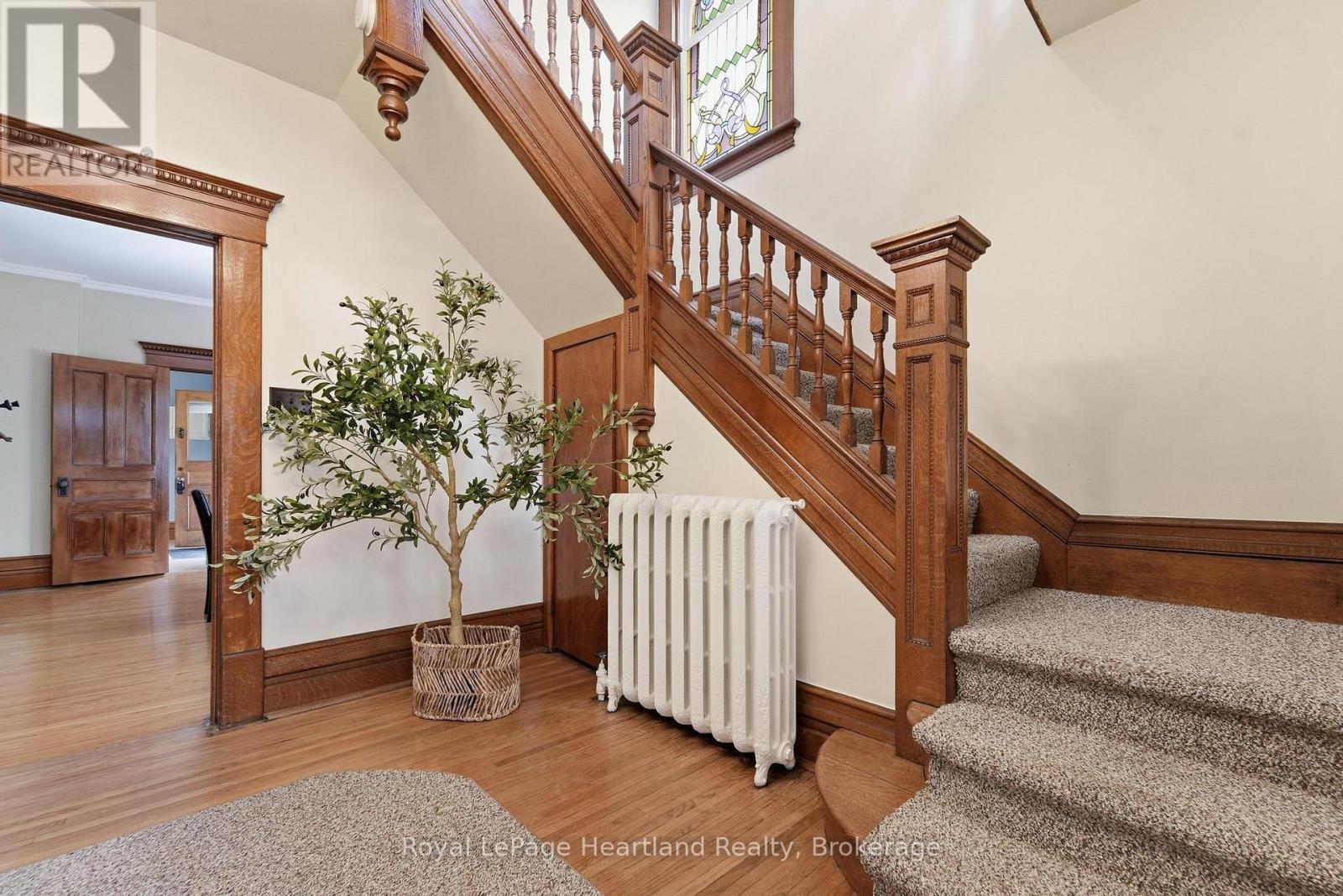 107 WELLINGTON STREET S - 2