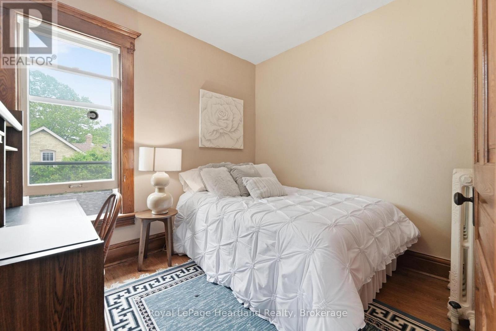 107 WELLINGTON STREET S - Image 21