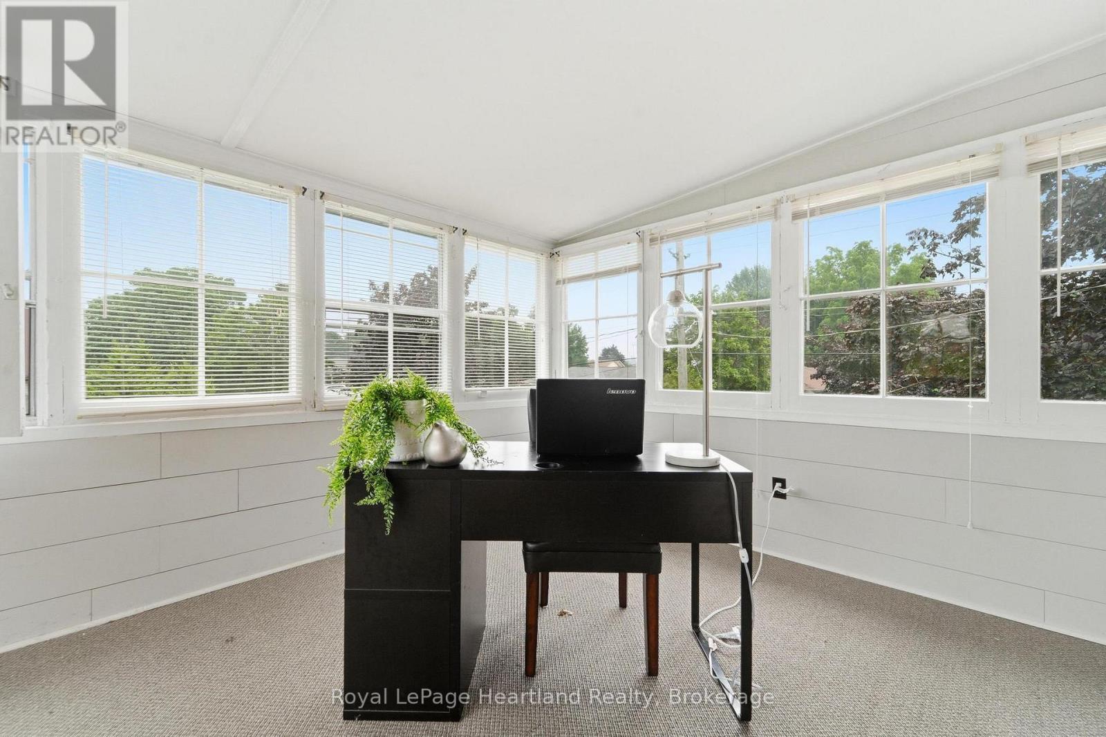 107 WELLINGTON STREET S - Image 27