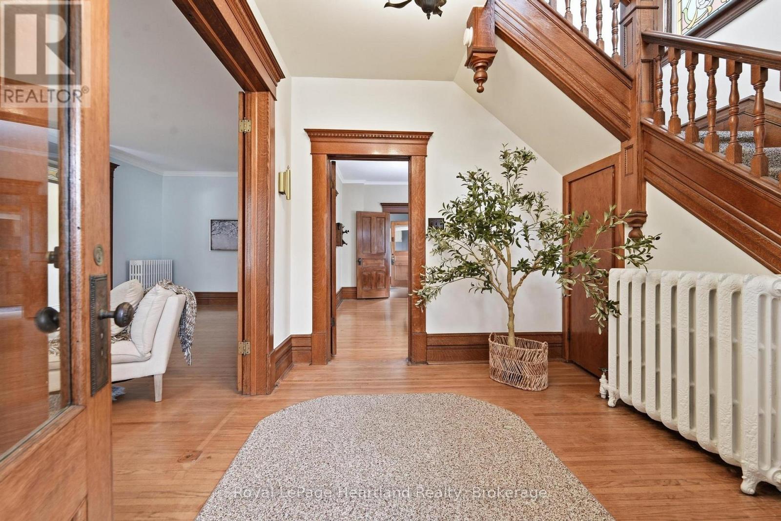 107 WELLINGTON STREET S - Image 28