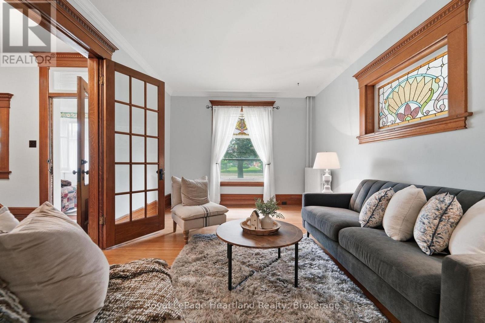 107 WELLINGTON STREET S - Image 3