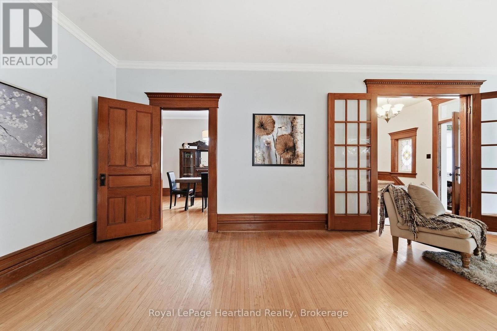 107 WELLINGTON STREET S - Image 5