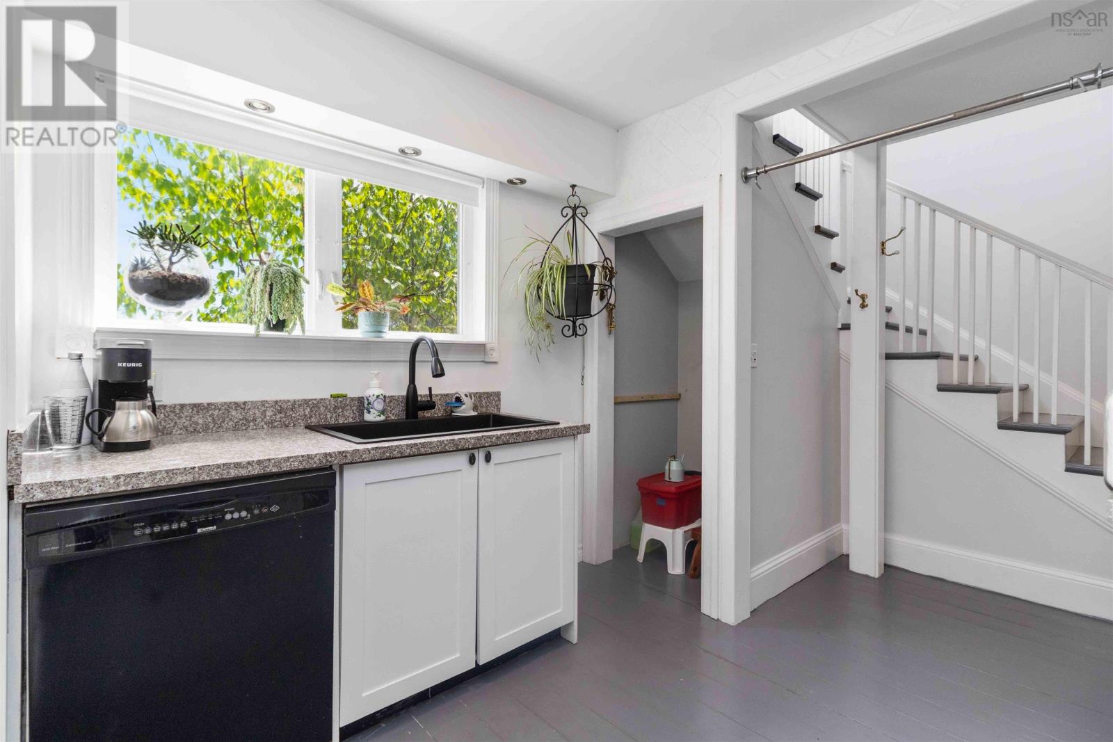 35 McFatridge Road - 12