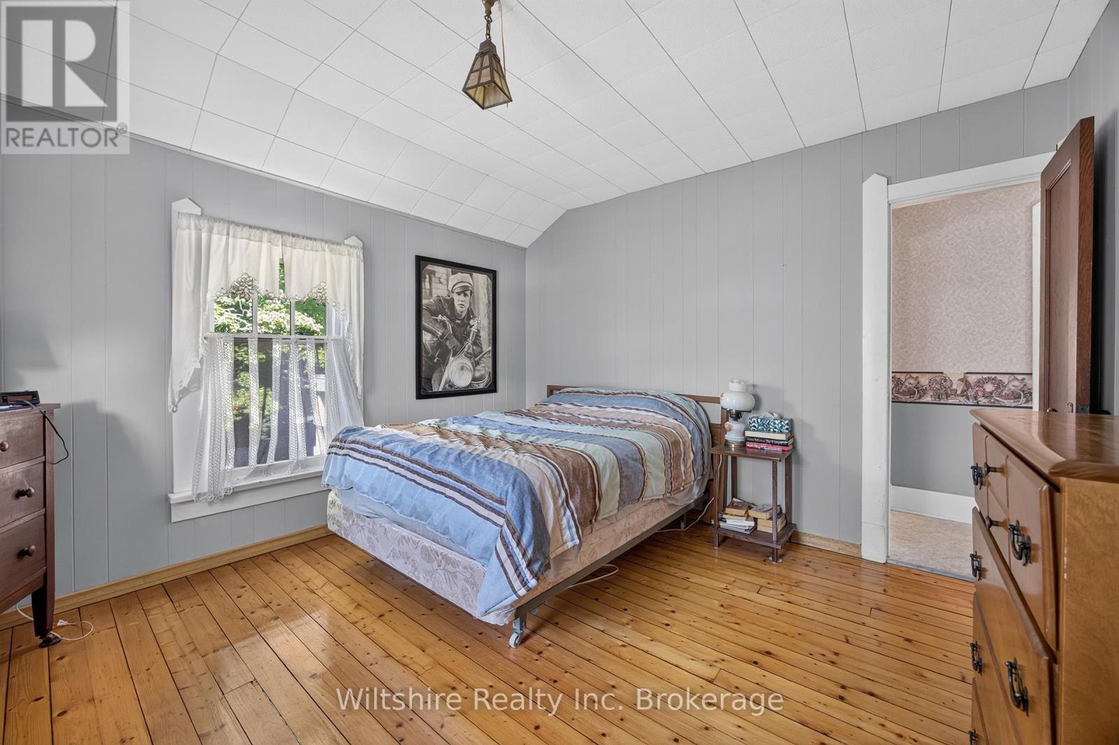 4 BOND STREET - 14
