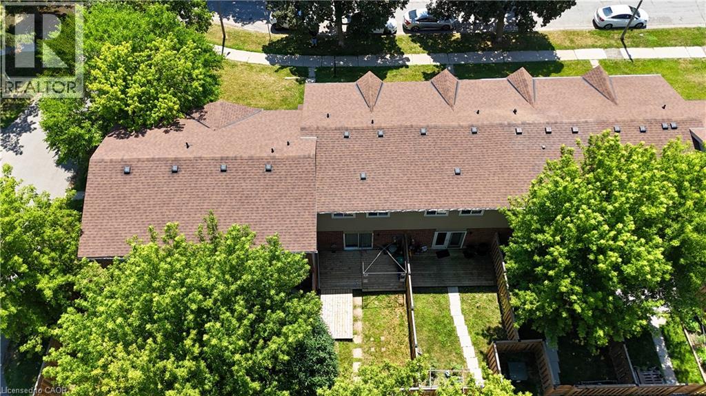 136 JANSEN Avenue - 34
