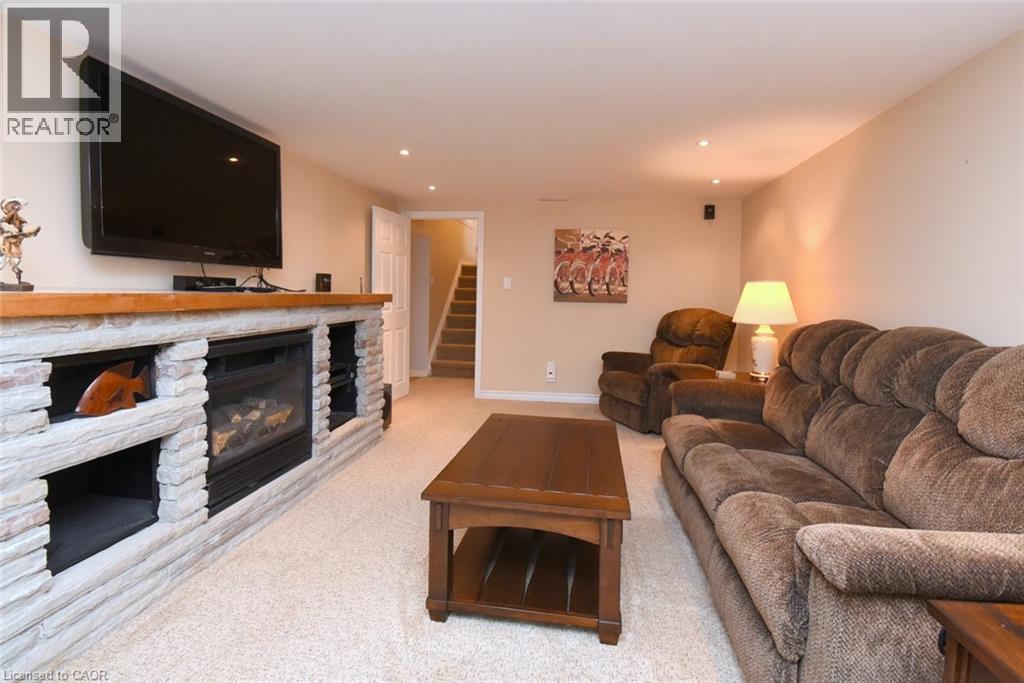 1087 MAPLEHURST Avenue - Image 19