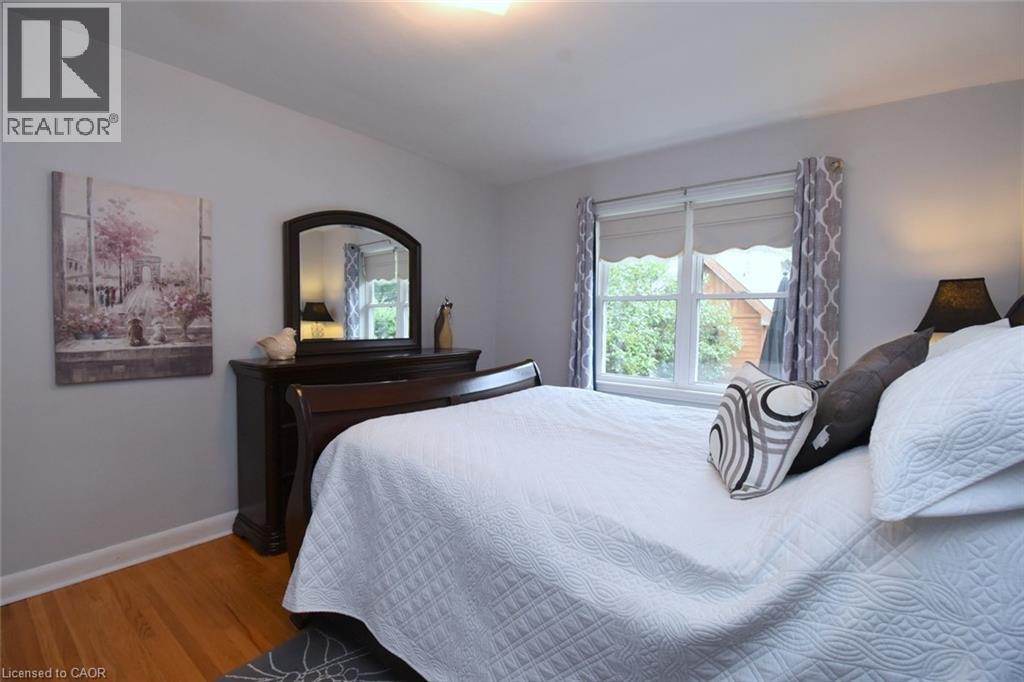 1087 MAPLEHURST Avenue - Image 13