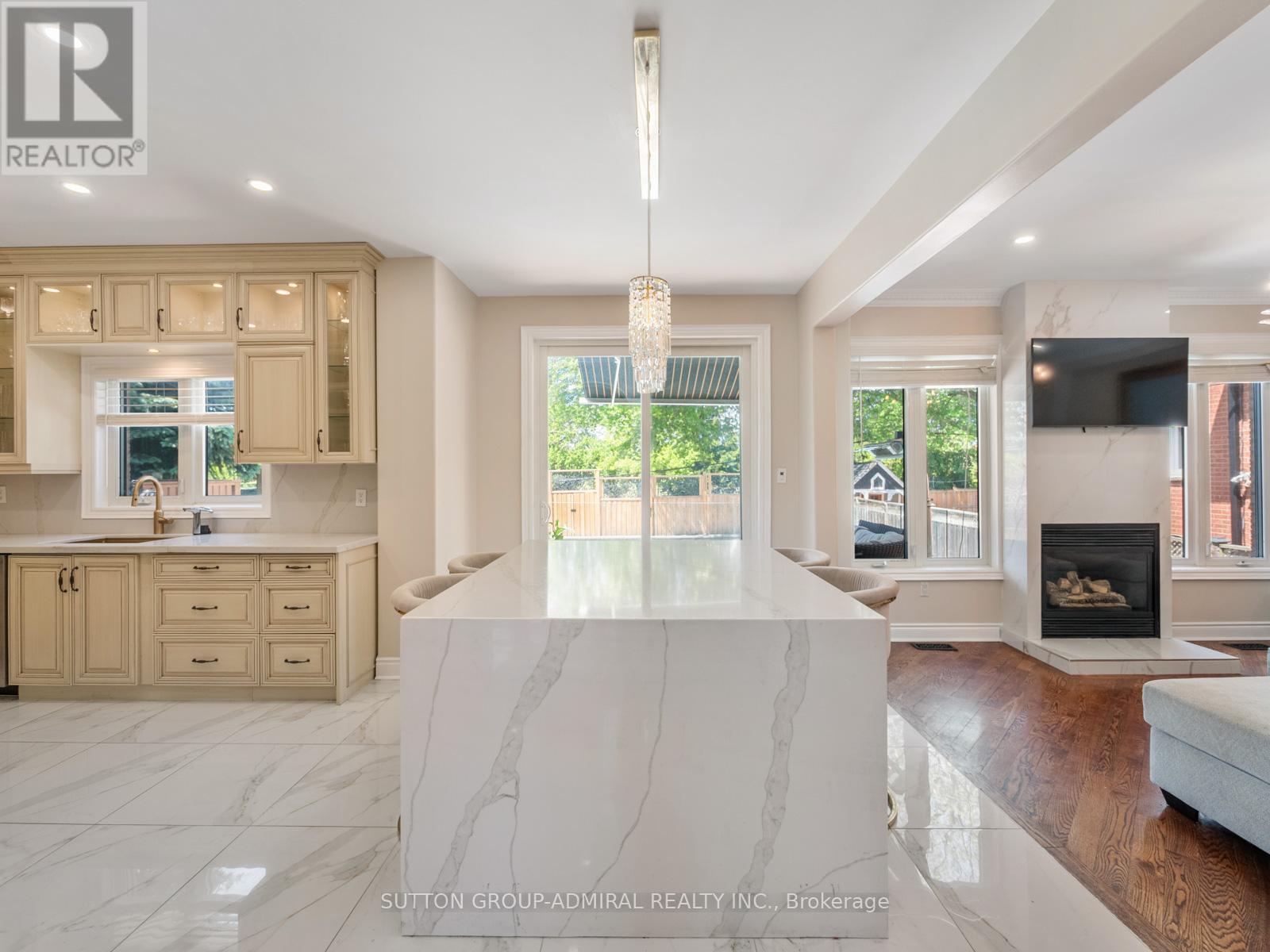 18 THATCHER AVENUE - Image 12