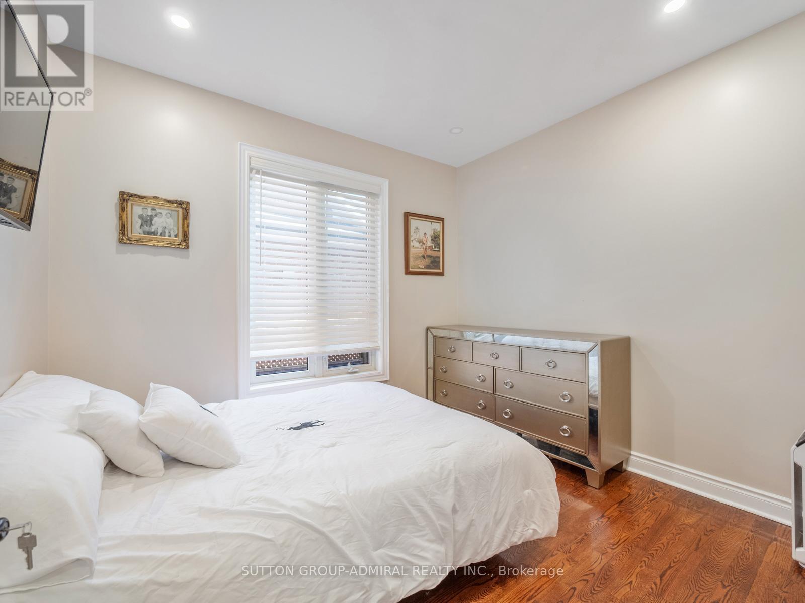18 THATCHER AVENUE - Image 19