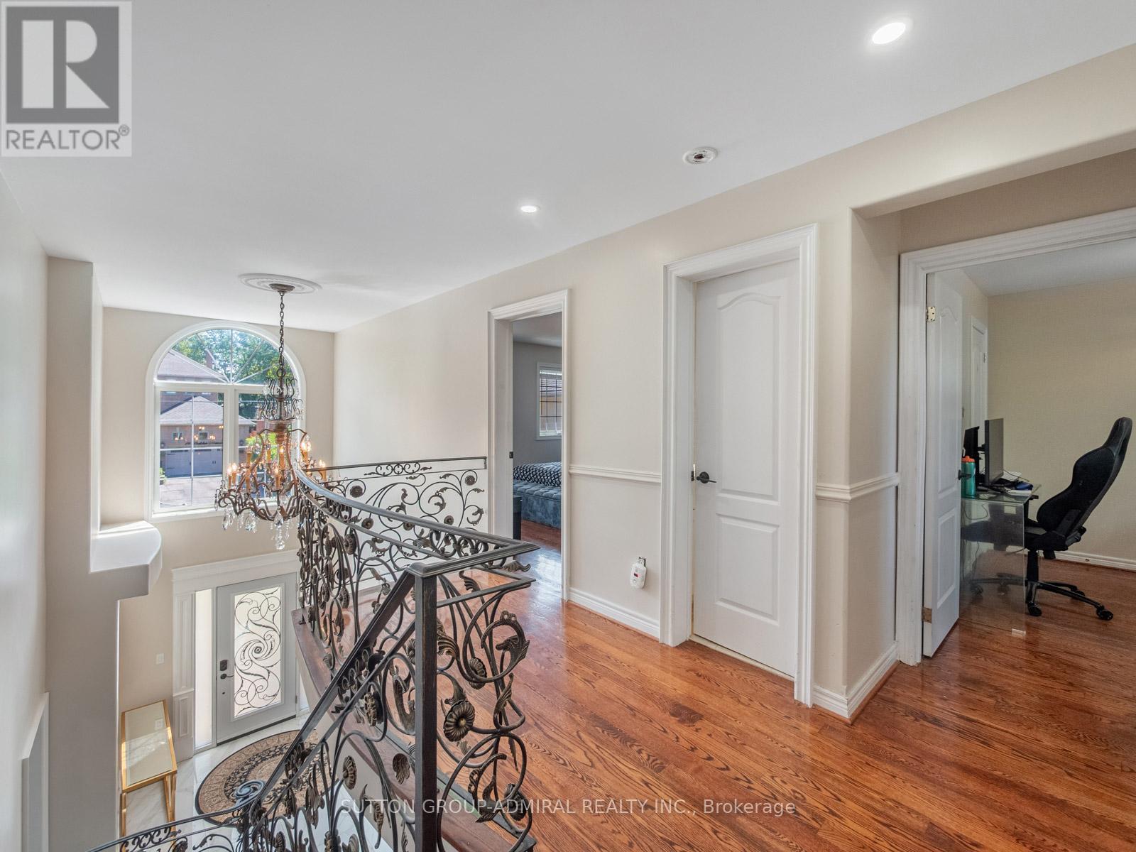 18 THATCHER AVENUE - Image 23