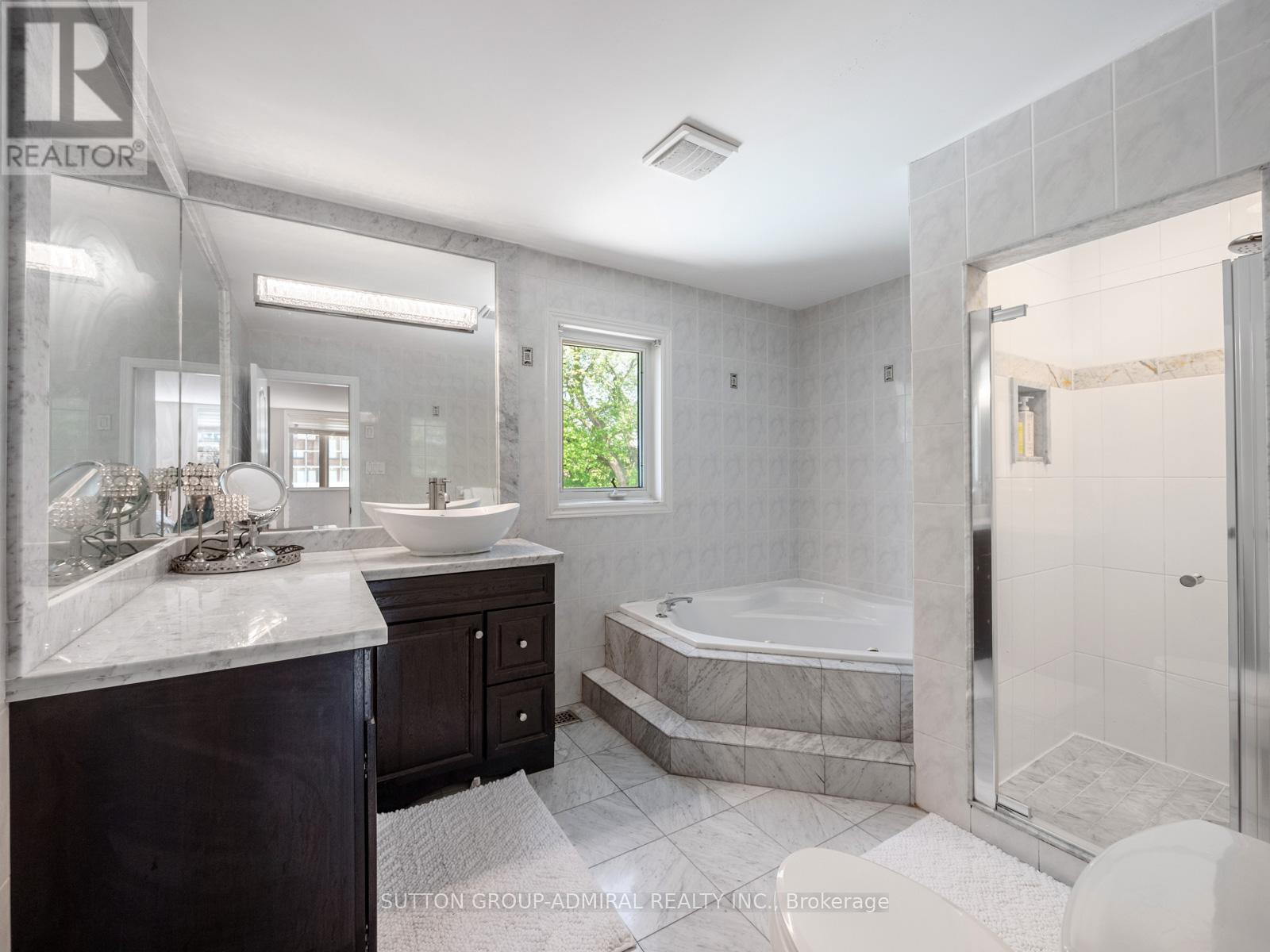 18 THATCHER AVENUE - Image 32