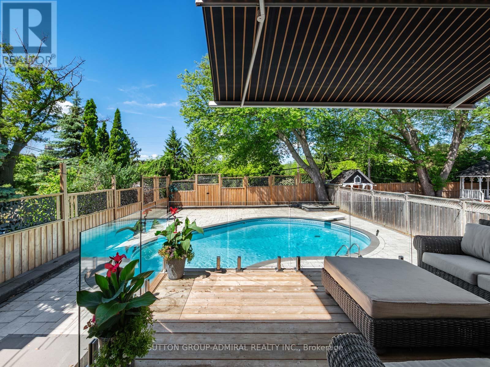 18 THATCHER AVENUE - Image 35