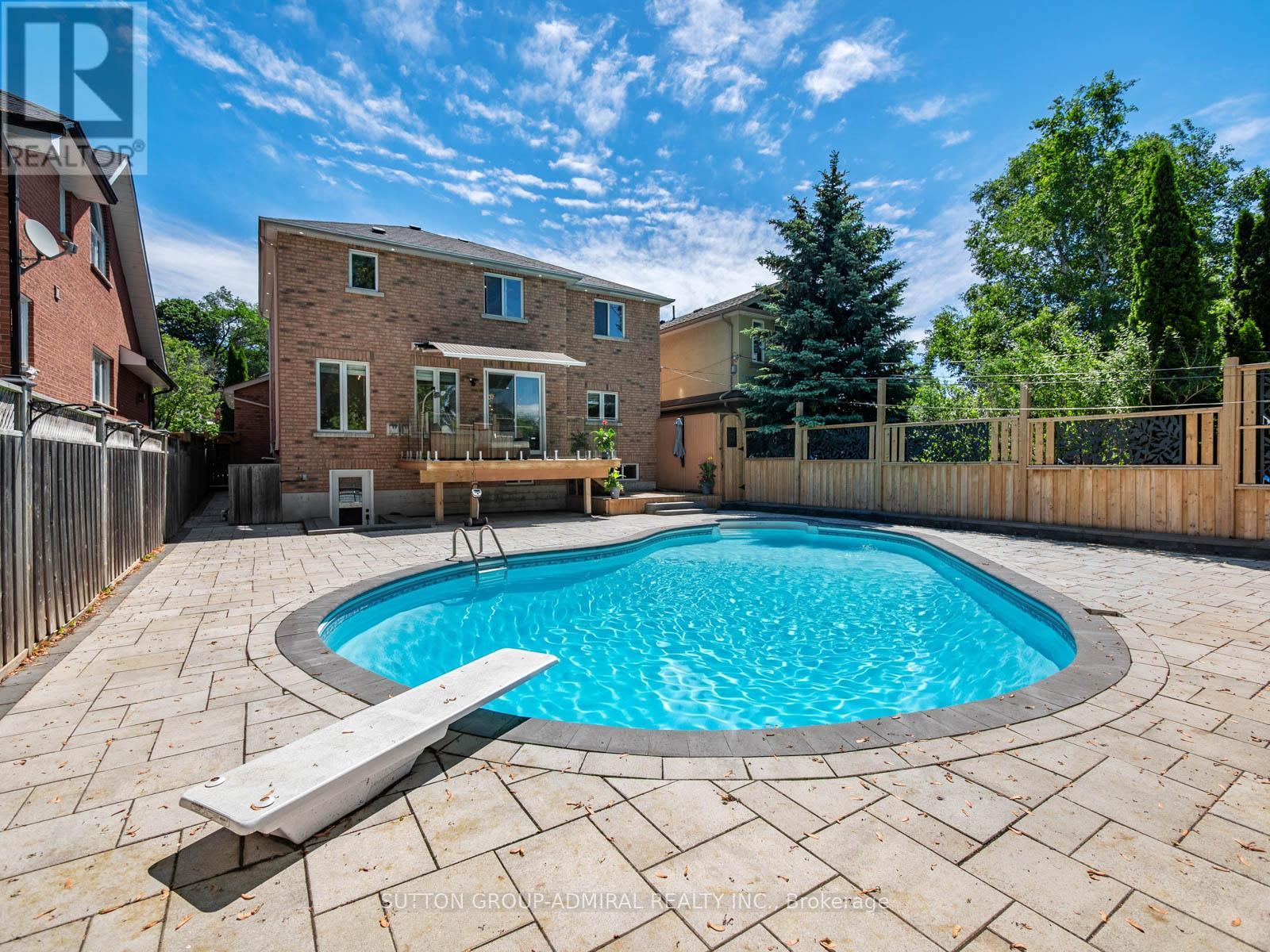 18 THATCHER AVENUE - Image 38