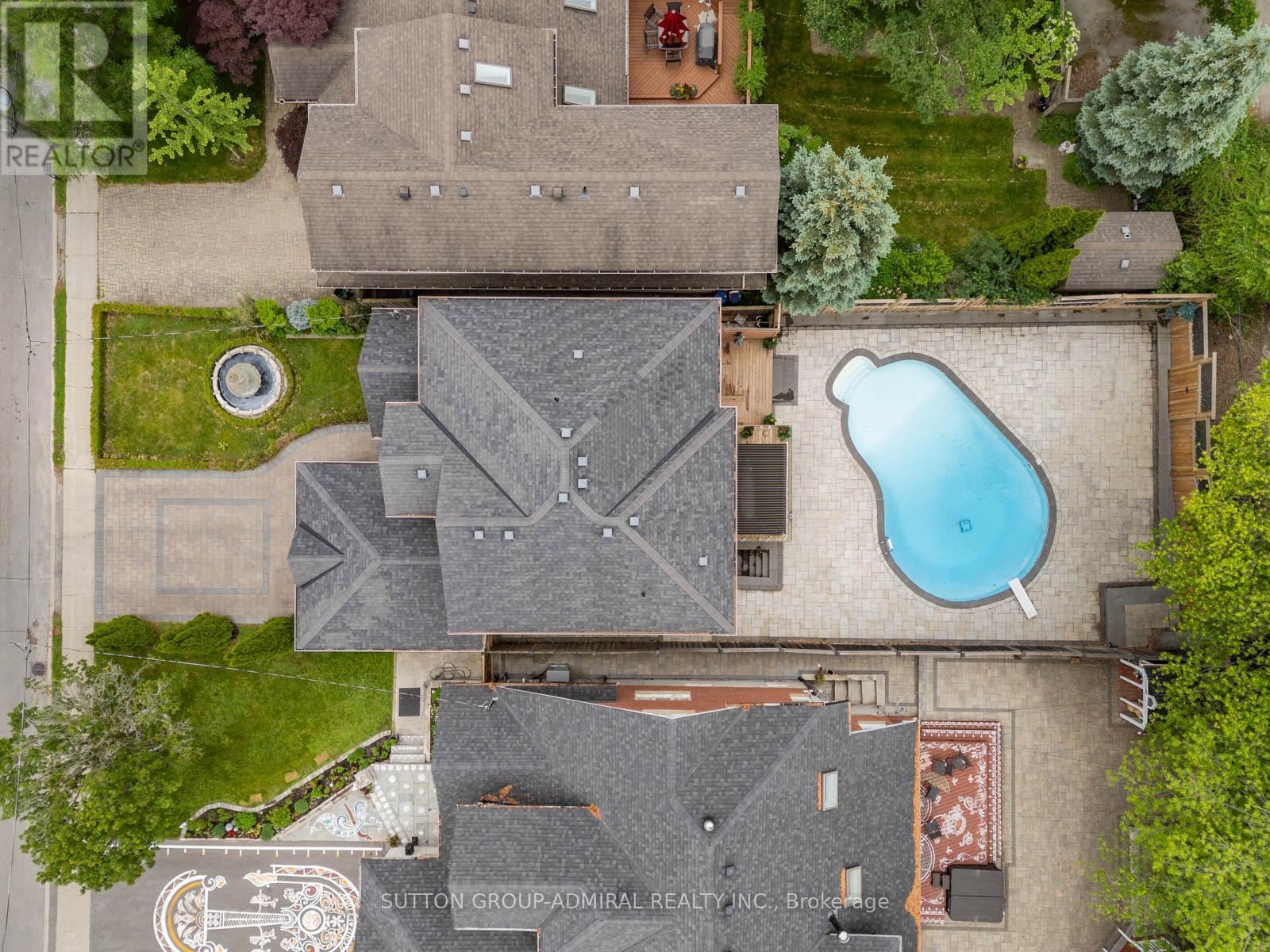 18 THATCHER AVENUE - Image 41