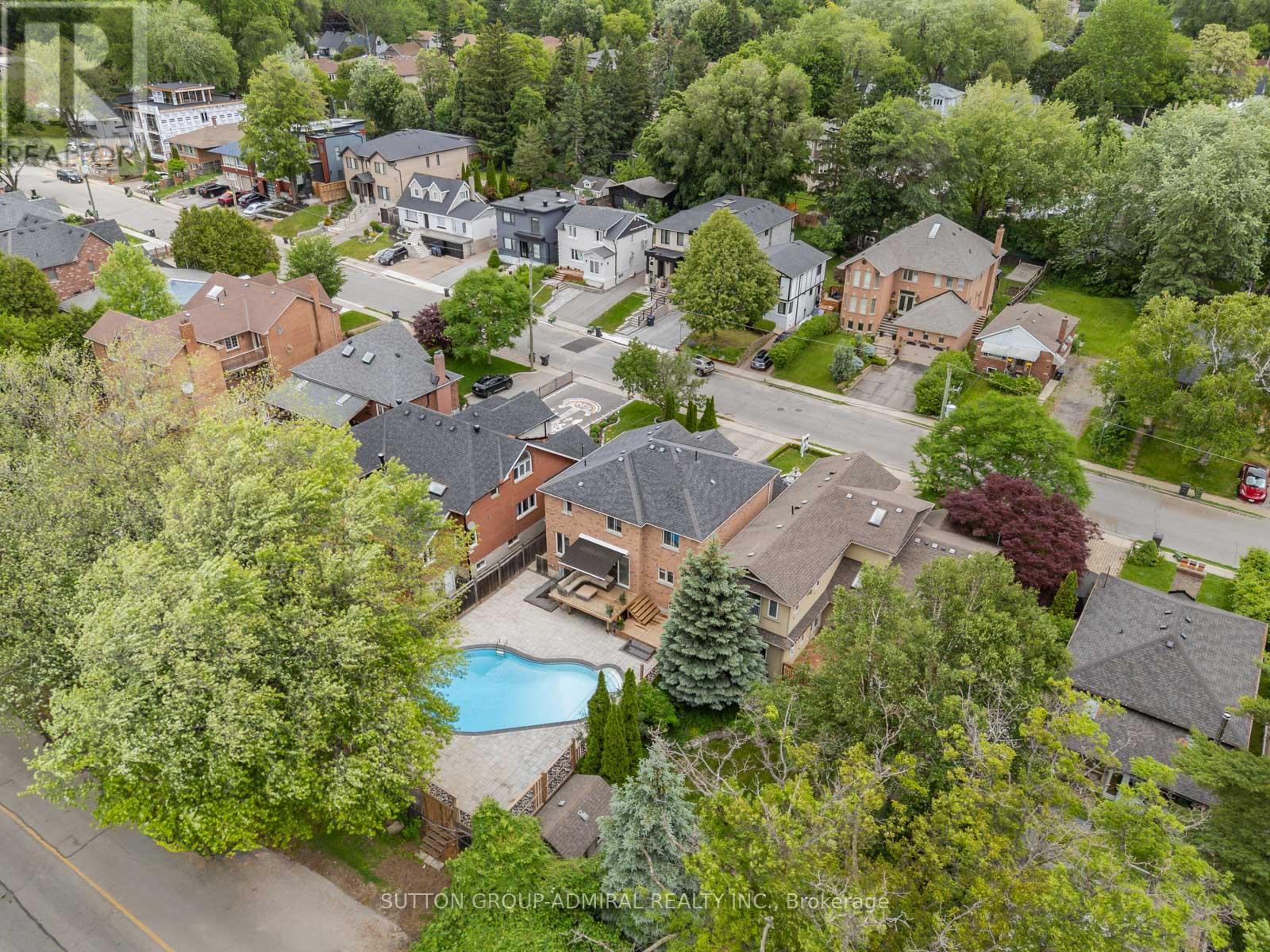 18 THATCHER AVENUE - Image 43