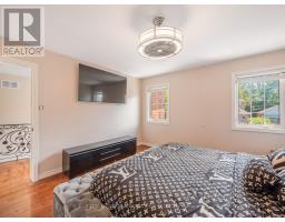 18 Thatcher Avenue, Toronto, ON M1M2M2 Photo 25