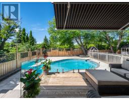 18 Thatcher Avenue, Toronto, ON M1M2M2 Photo 35