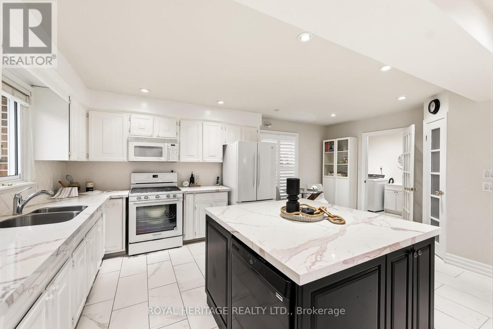 7 CARTER CRESCENT - Image 18