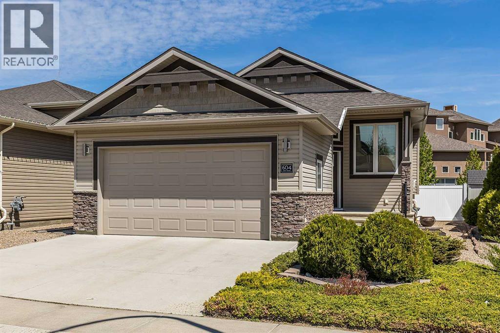 604 Vista Drive SE - 1