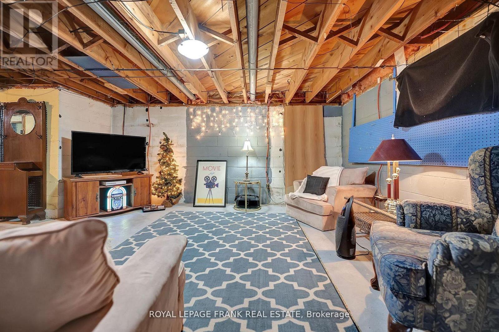 133 ABBOTT BOULEVARD - 20