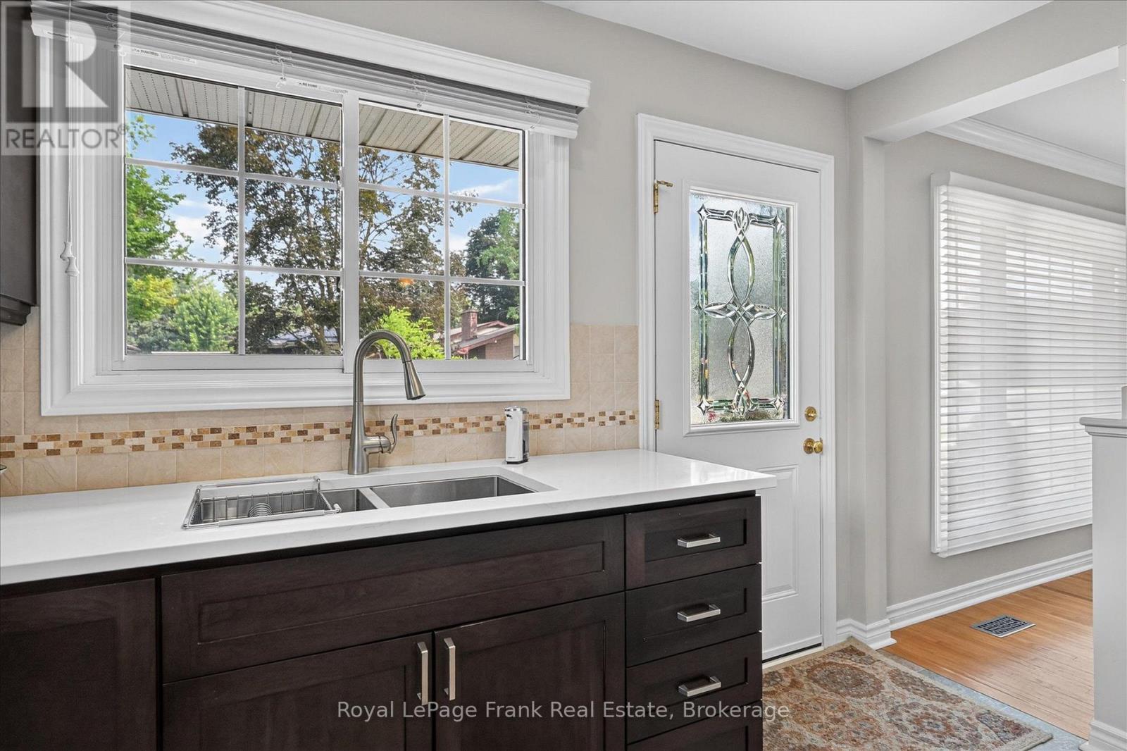 285 ST ANNES CRESCENT - 13