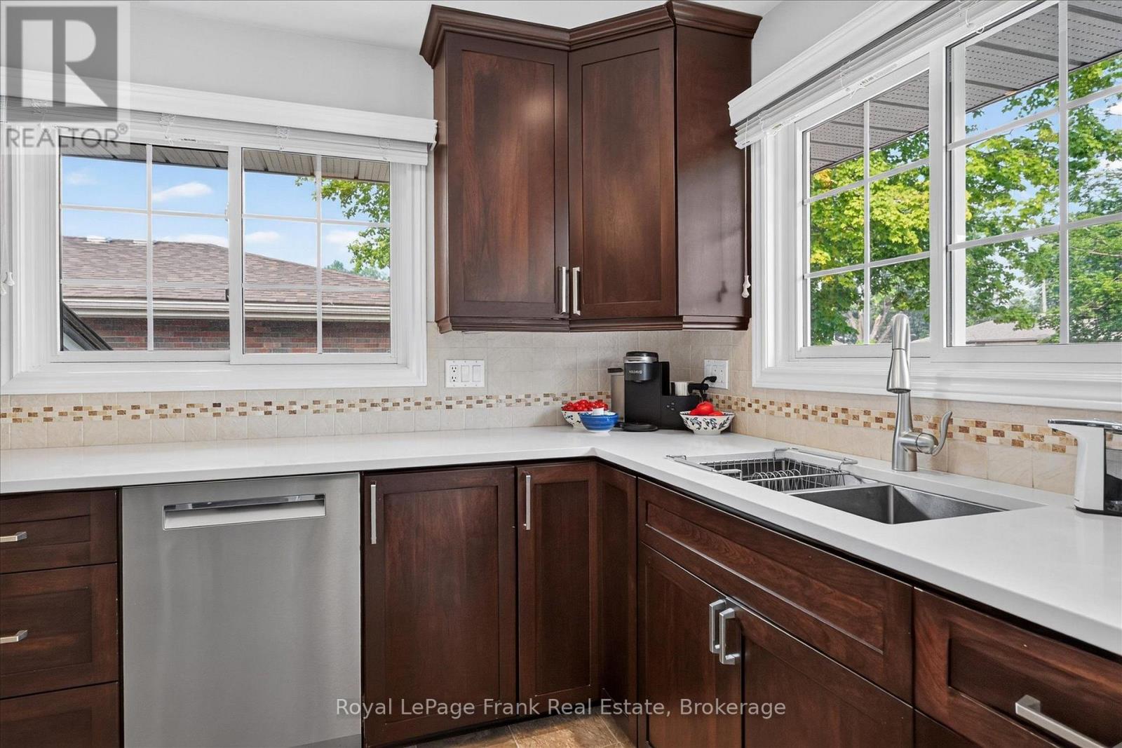 285 ST ANNES CRESCENT - 14