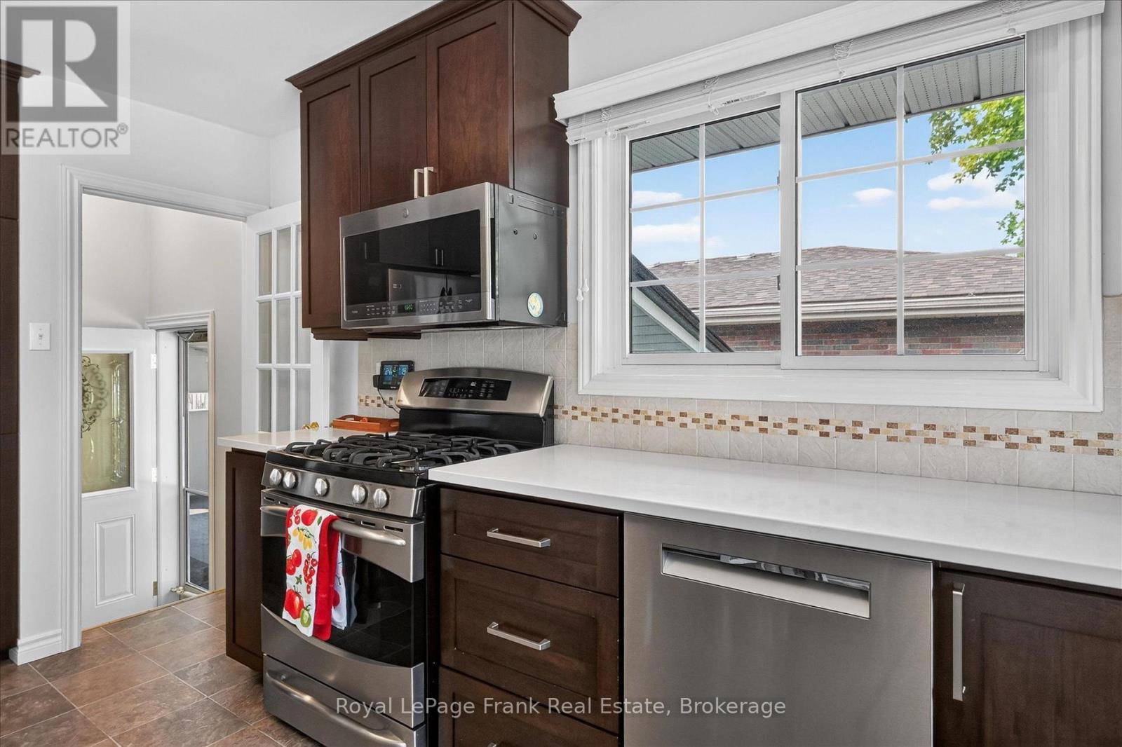 285 ST ANNES CRESCENT - 15