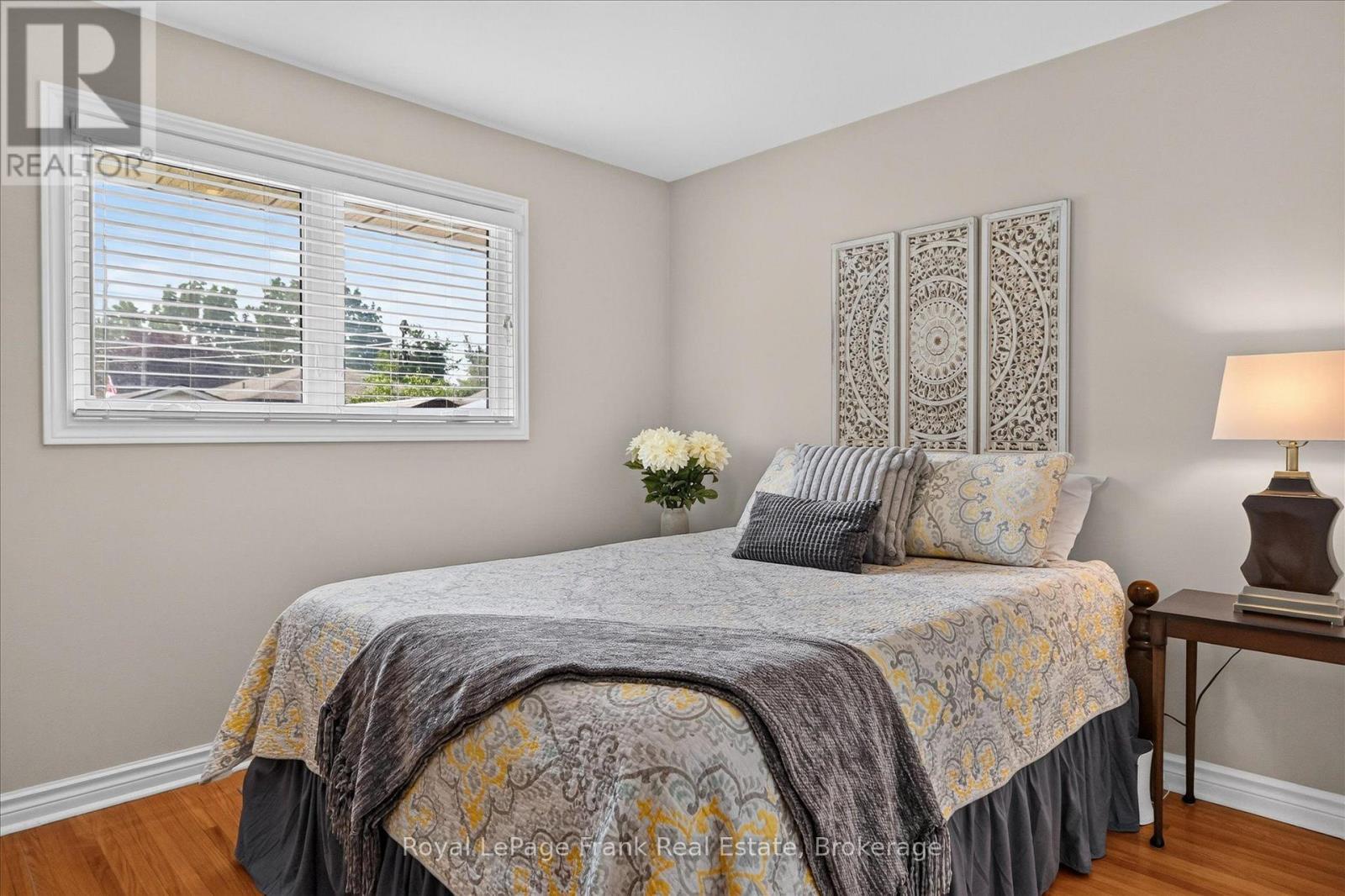 285 ST ANNES CRESCENT - 22