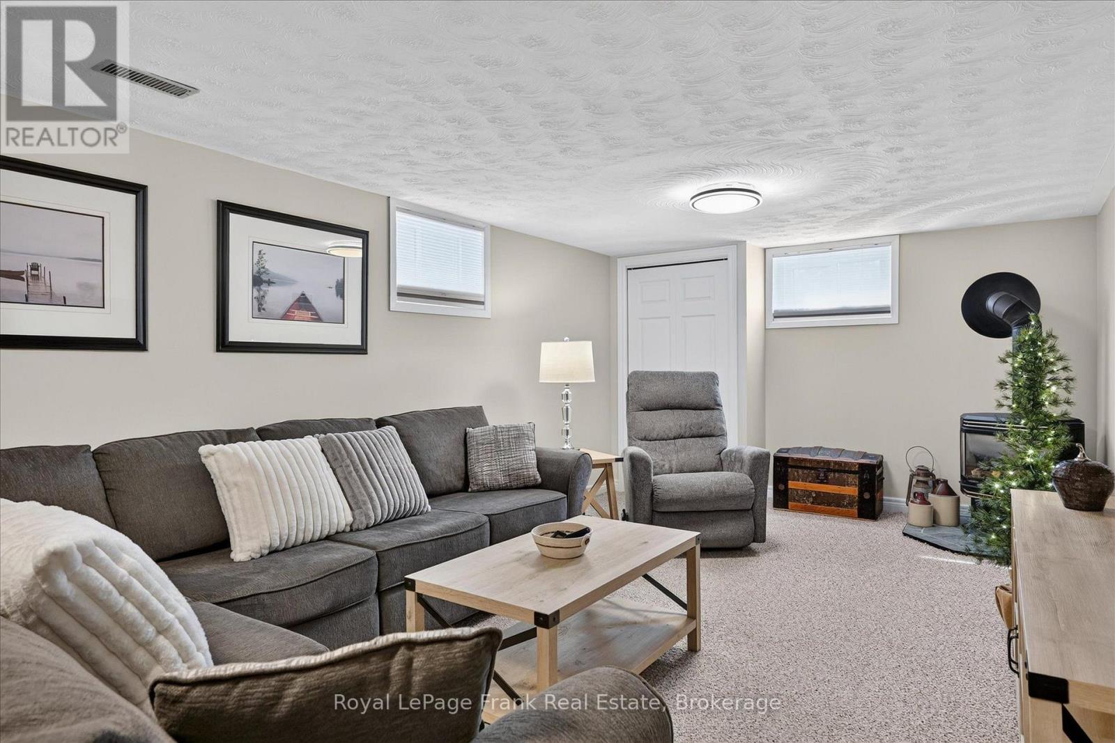 285 ST ANNES CRESCENT - 28