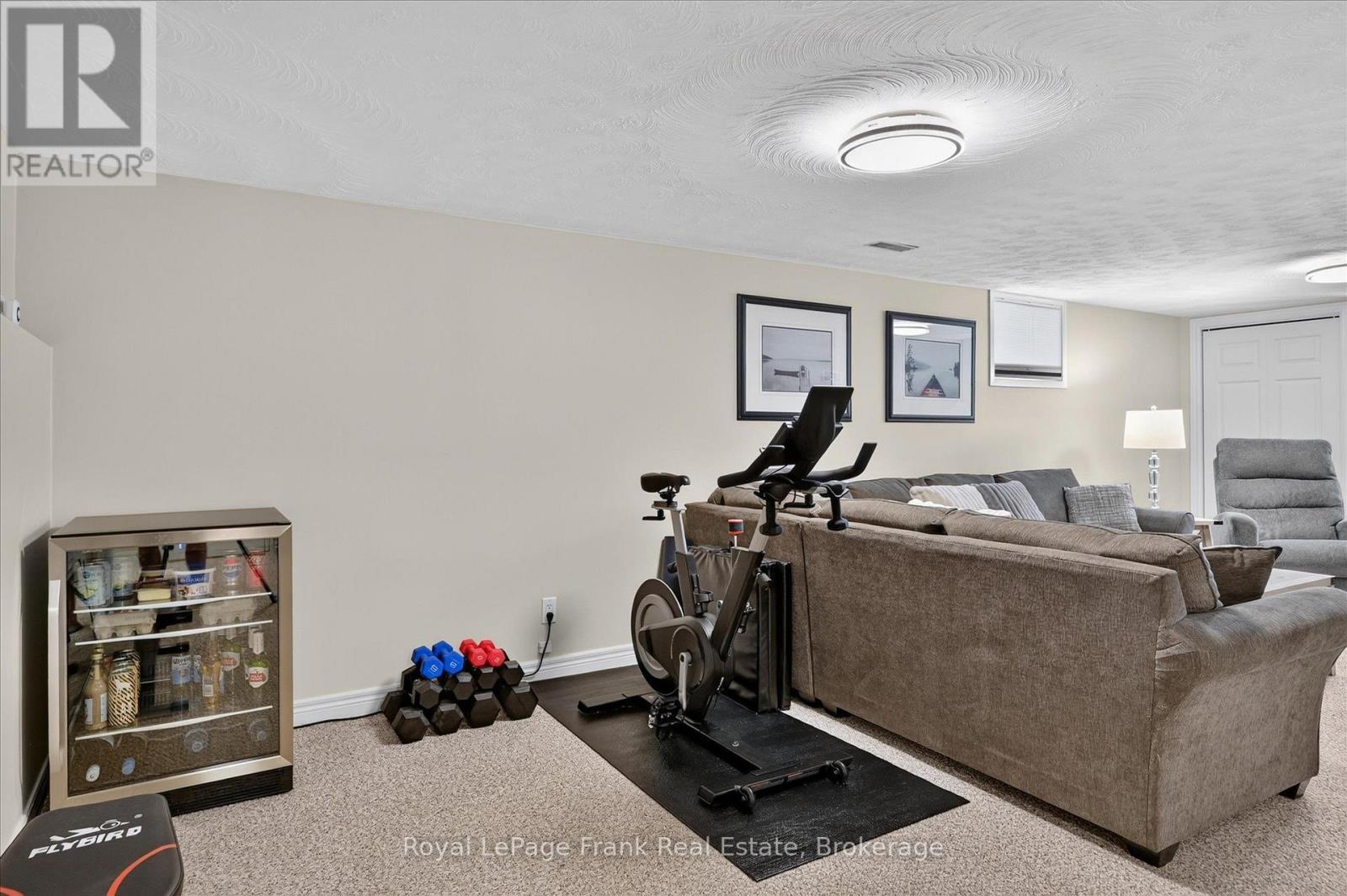 285 ST ANNES CRESCENT - 32