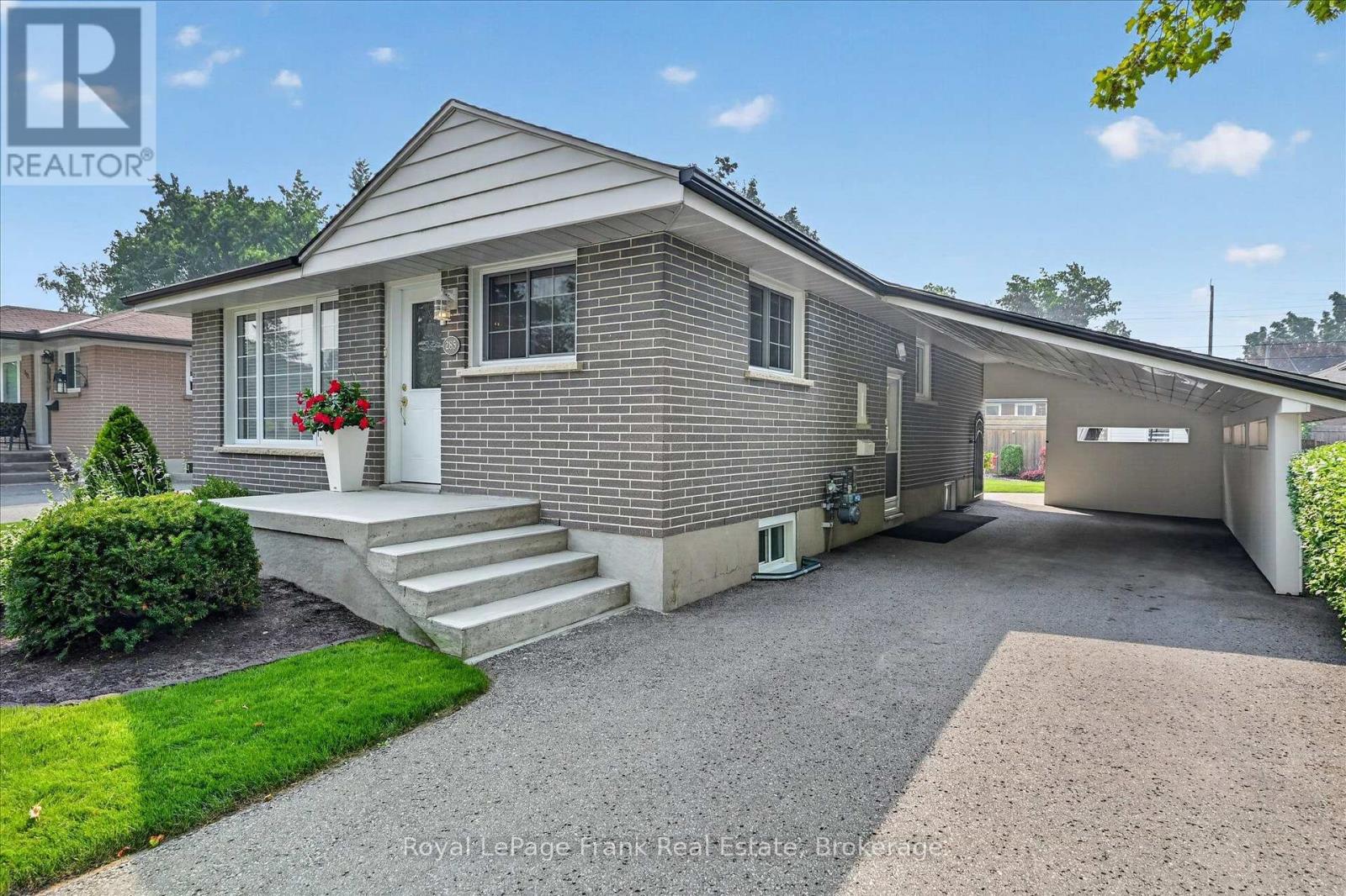285 ST ANNES CRESCENT - 4