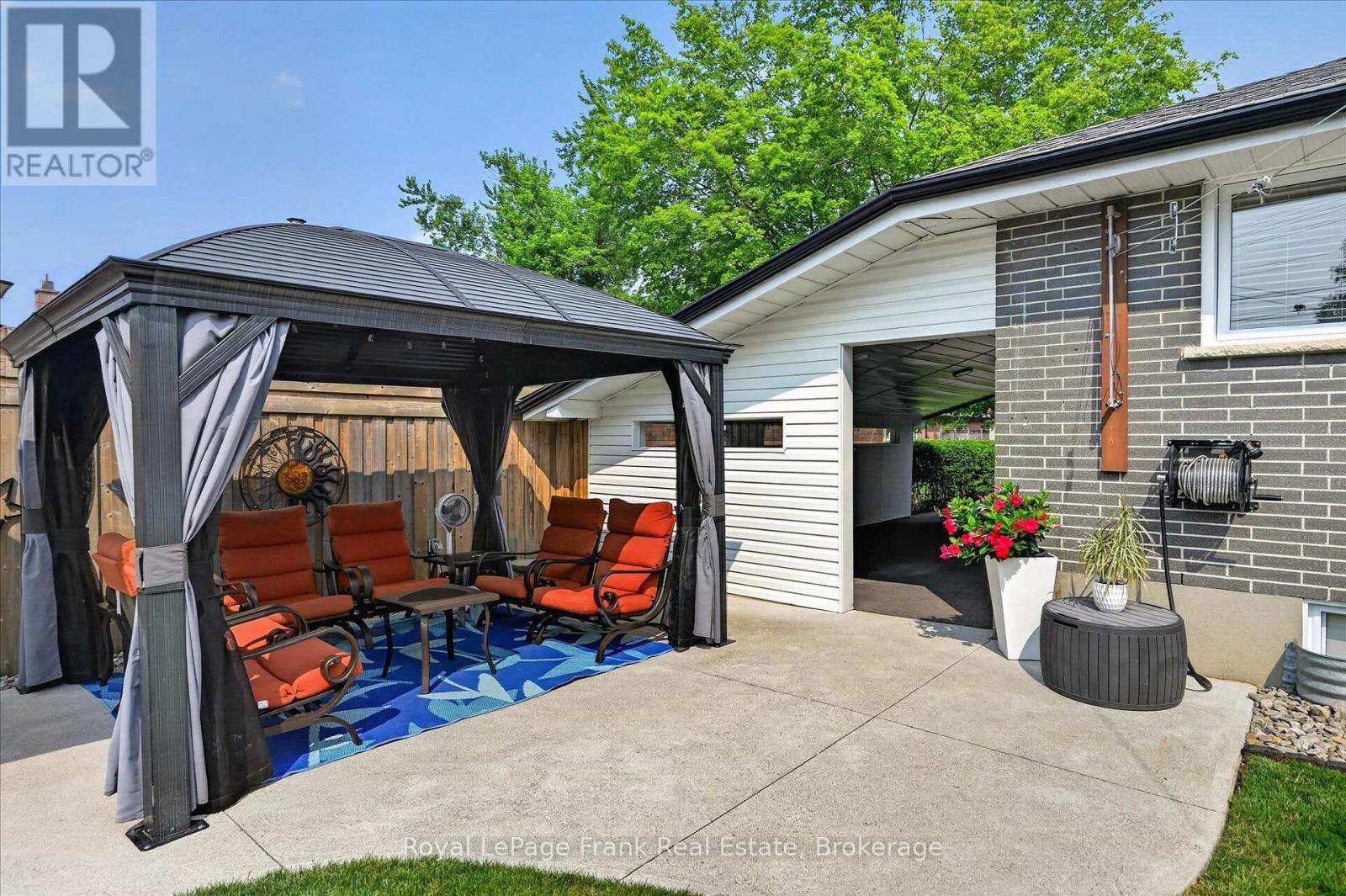 285 ST ANNES CRESCENT - 40