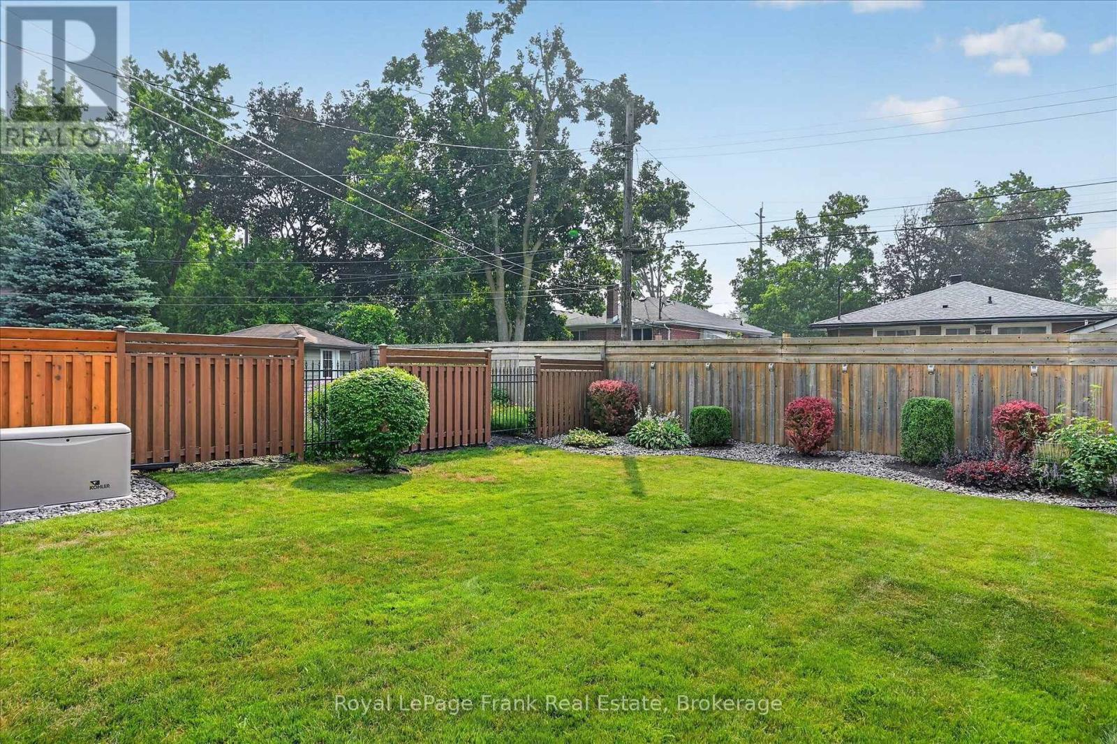 285 ST ANNES CRESCENT - 43