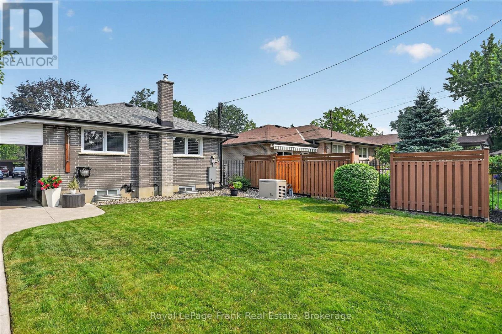 285 ST ANNES CRESCENT - 47