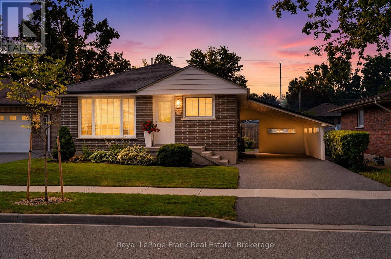 285 ST ANNES CRESCENT - 49