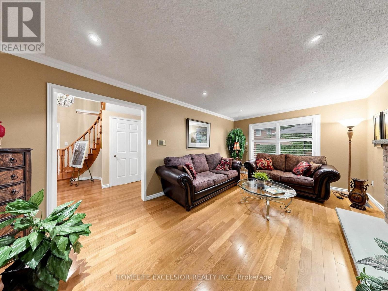 17 BLACK CHERRY DRIVE - 12