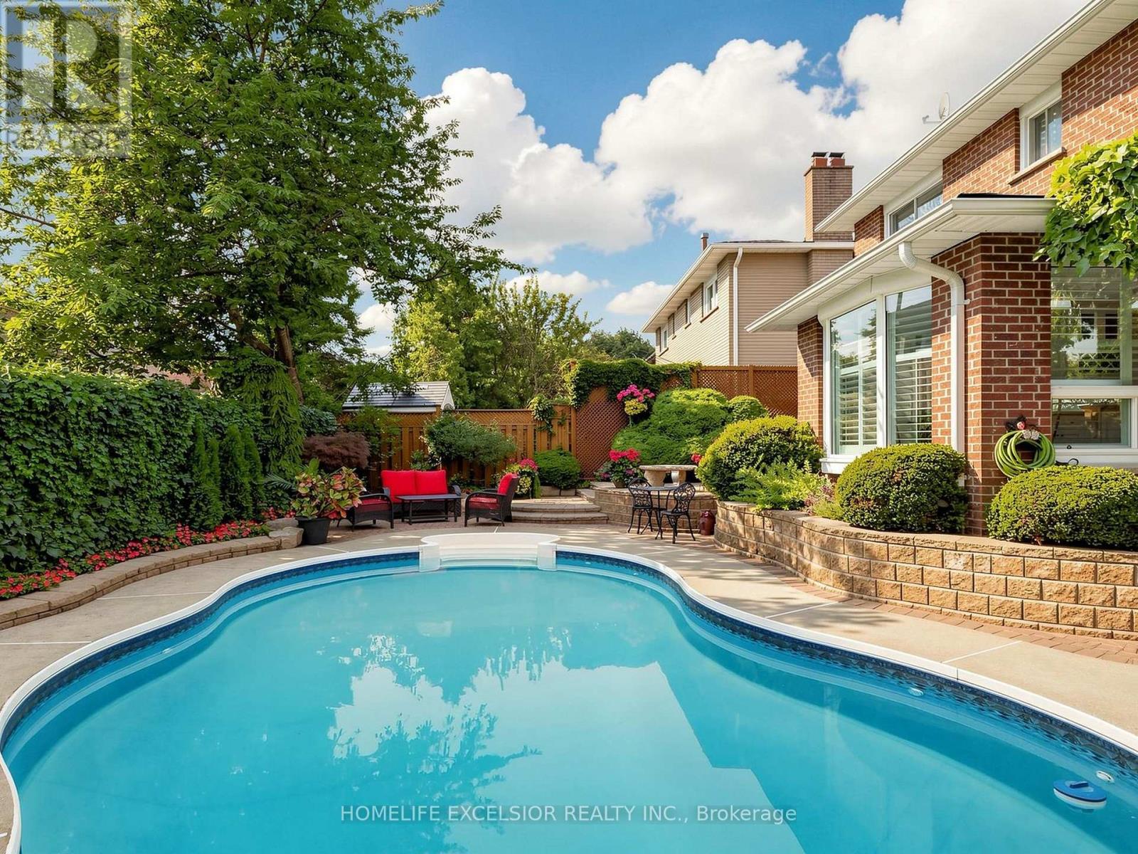 17 BLACK CHERRY DRIVE - 33