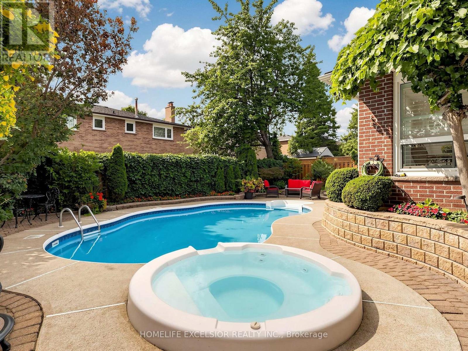 17 BLACK CHERRY DRIVE - 34