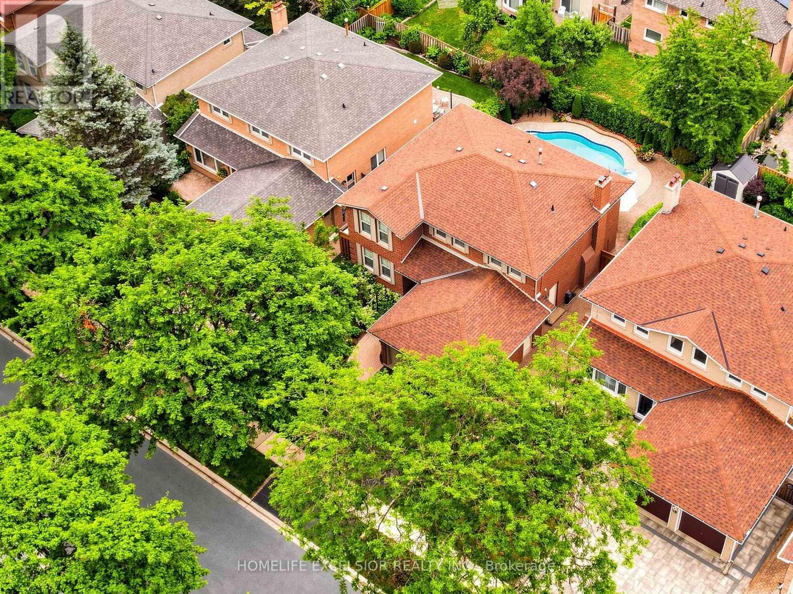 17 BLACK CHERRY DRIVE - 37