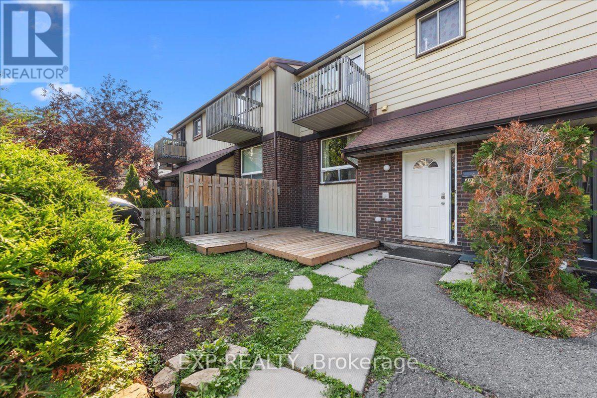 #9 407 MONTFORT STREET - 1