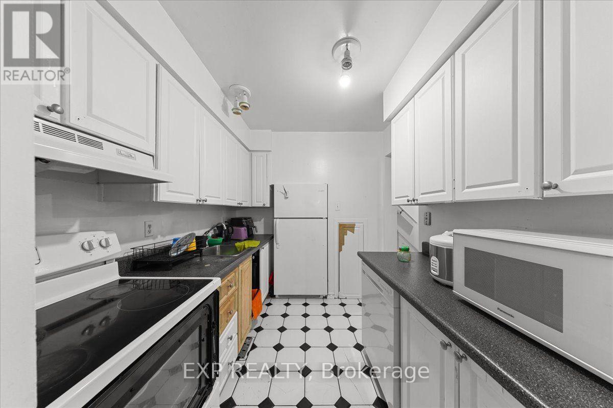 #9 407 MONTFORT STREET - 10